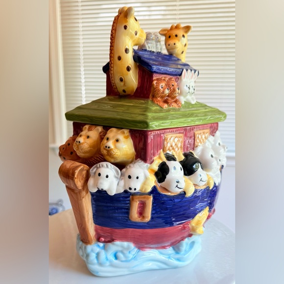 Vintage Jay Imports Colorful Noah's Ark Ceramic Cookie Jar - Picture 4 of 15